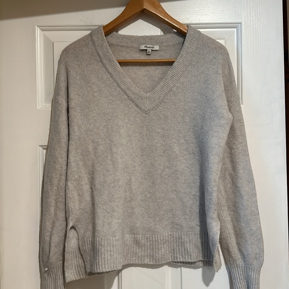 Cream colored Madewell v-neck sweater size xs - Picture 4 of 5